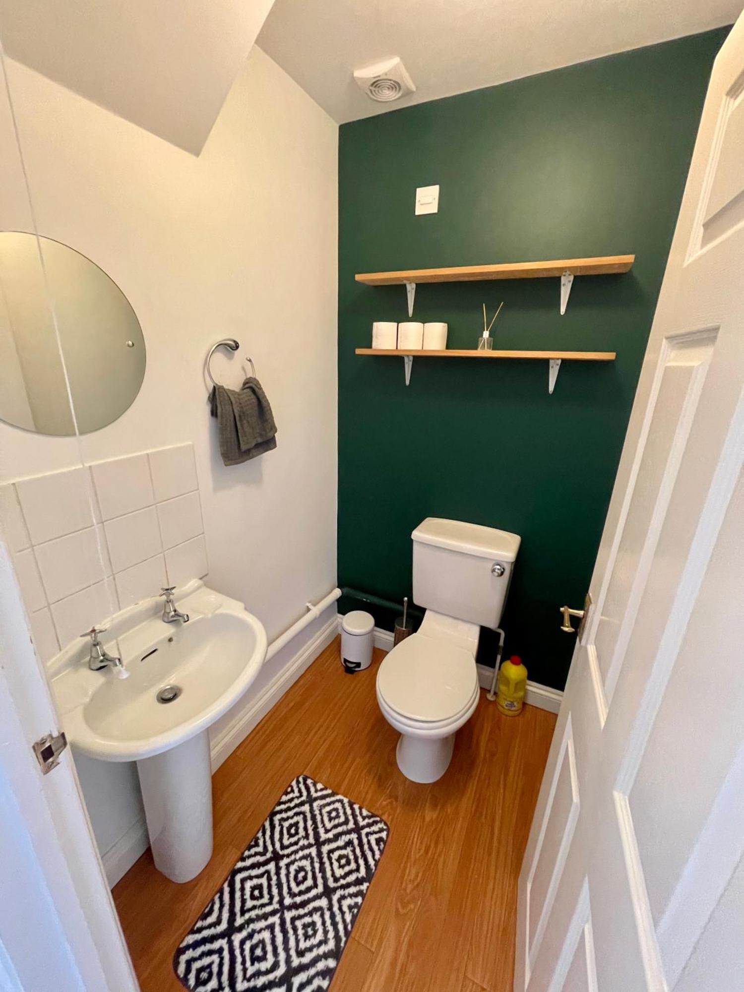 Large 5 Bed Detached House Near Stansted Airport With Parking For 2 Vehicles! Stansted Stays Stansted Mountfitchet Εξωτερικό φωτογραφία